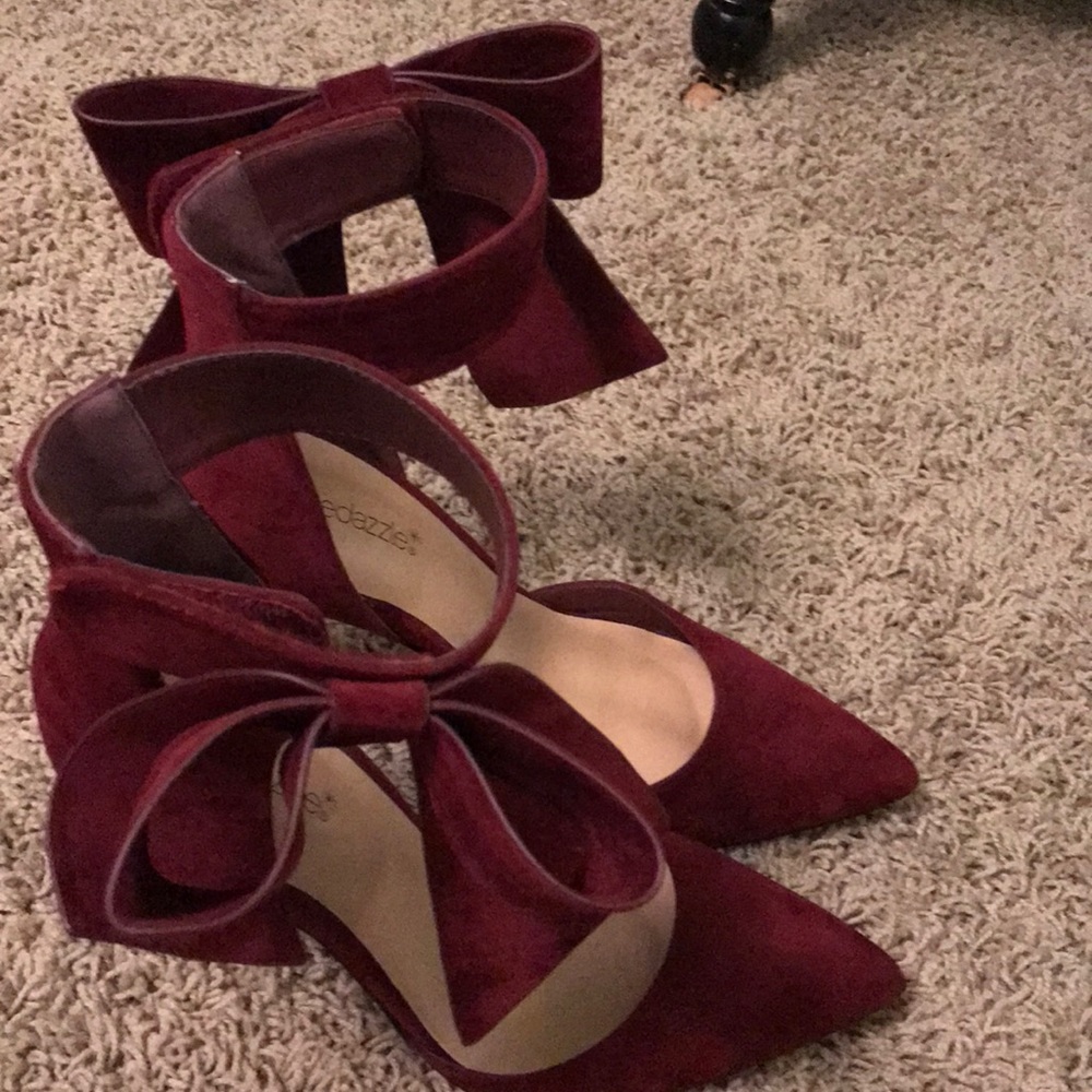 Perfect Maroon Bow Heels